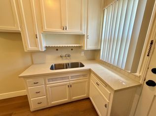 820 E San Antonio Dr, Long Beach, CA 90807