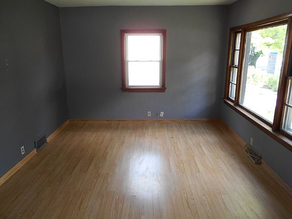 3rd image of 511 Glendale Ave