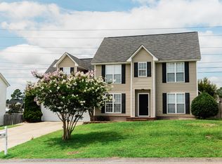 5713 Azure Dr, Hope Mills, NC 28348