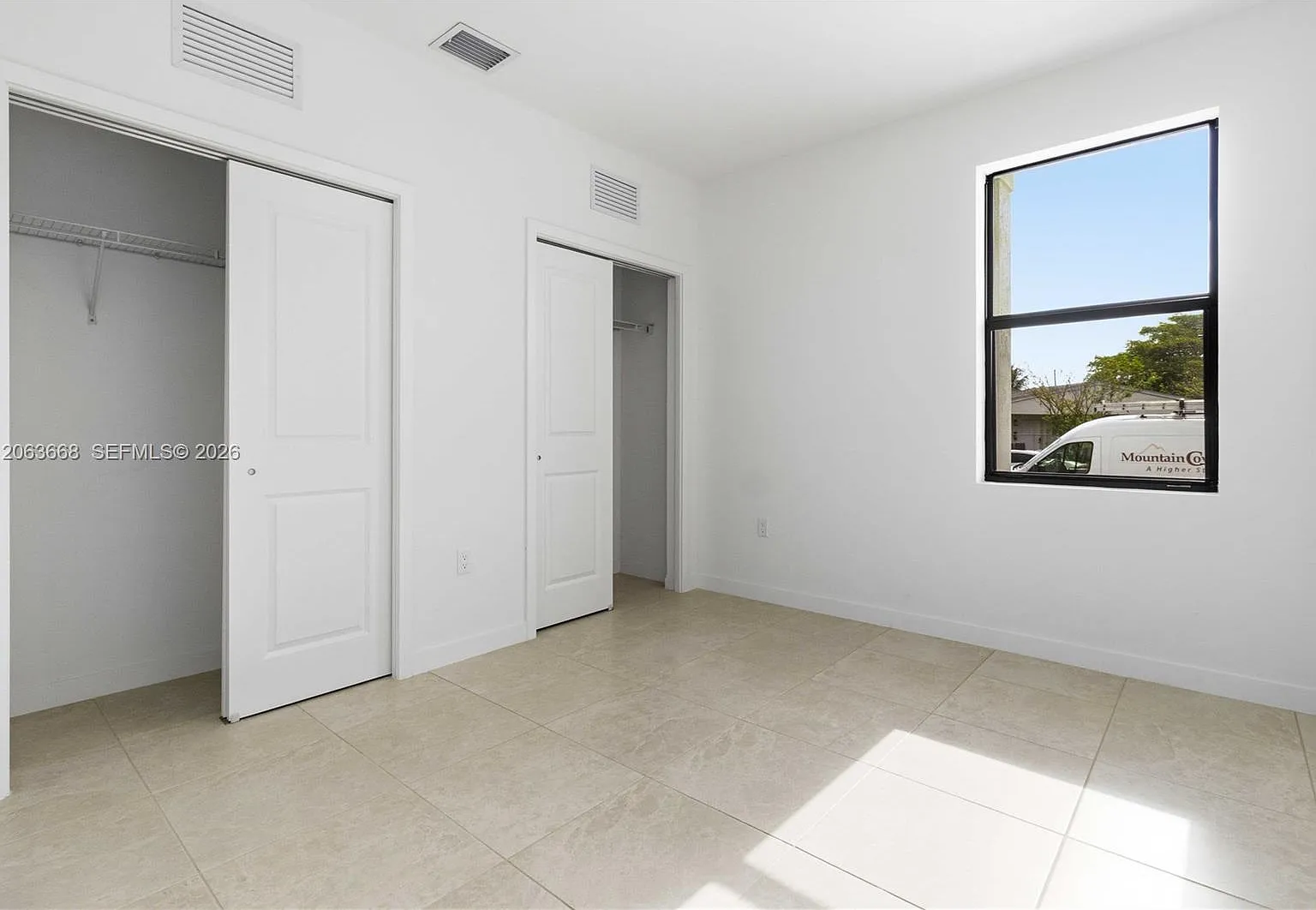 4 bed, 1876 sqft, $3,500 — Photo 4