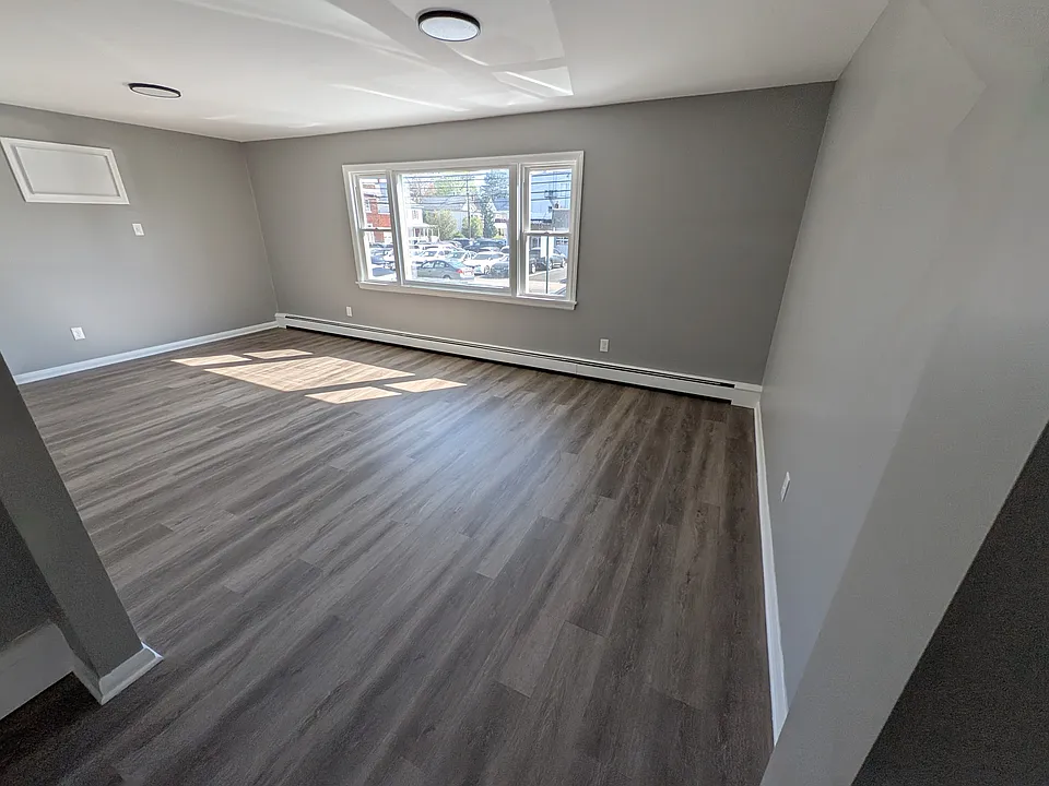 83 Jewell St #1