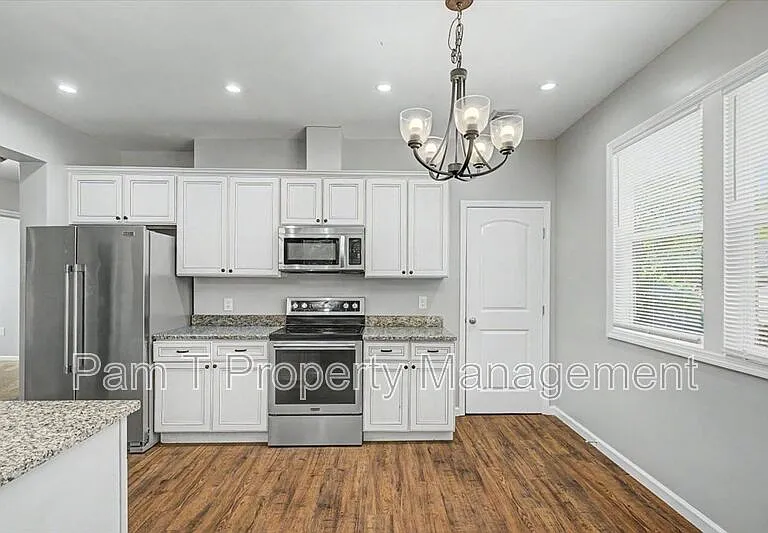 1202 E 37th St #A — Photo 23