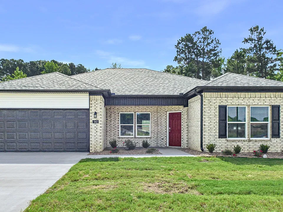 302 Redbud Ct