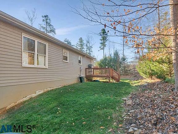 2nd image of 12 Iroquois Way