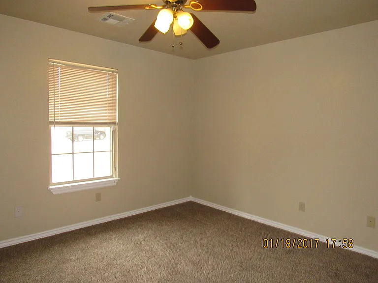 4424 NW Wolf Creek Blvd — Photo 17