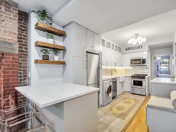3rd image of 148 W 94th St APT 1