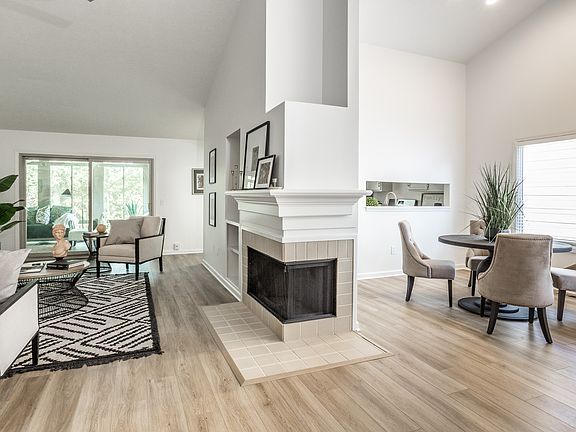 5th image of 8752 Saddle Ct