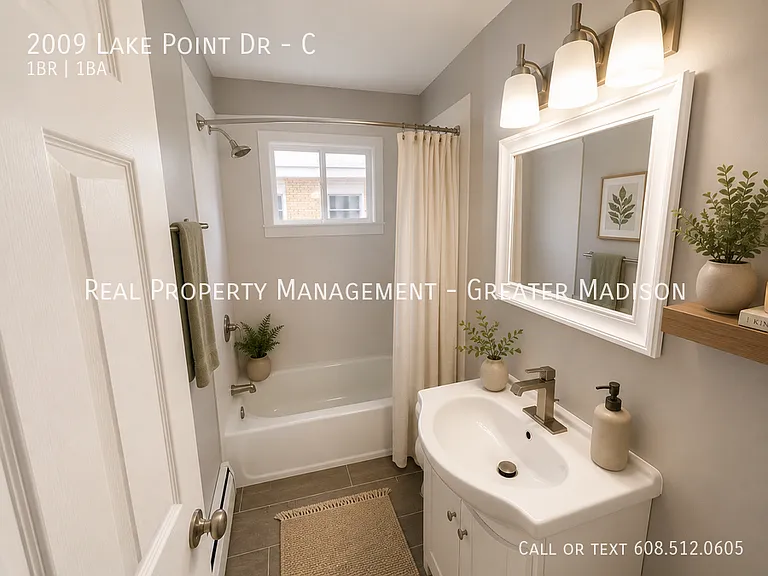 2009 Lake Point Dr #C — Photo 8