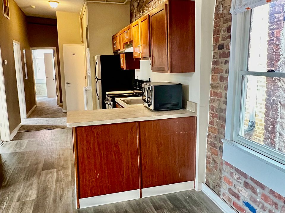 1st image of 1114 W Cary St APT 5