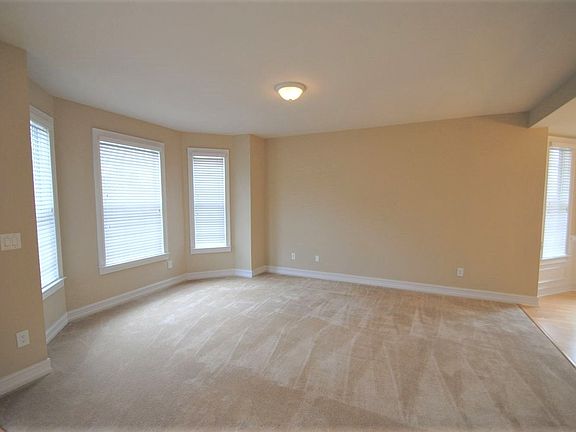 2nd image of 790 River Valley Dr