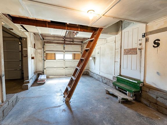 3rd image of 1103 N Canton Ave