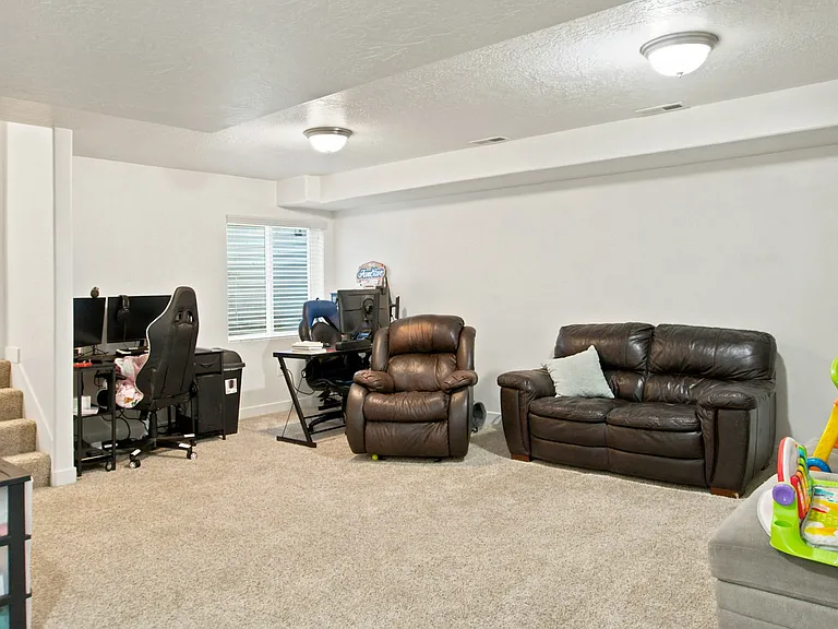 1096 W Emerald Pools Ln — Photo 8