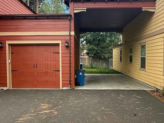 2nd image of 364 S Oak St #A