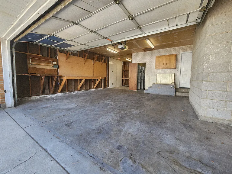 3560 S 2200 W — Photo 25