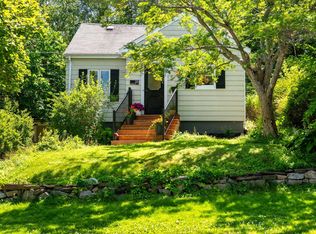 25 Edgehill Rd, Halifax, NS B3N 1G5