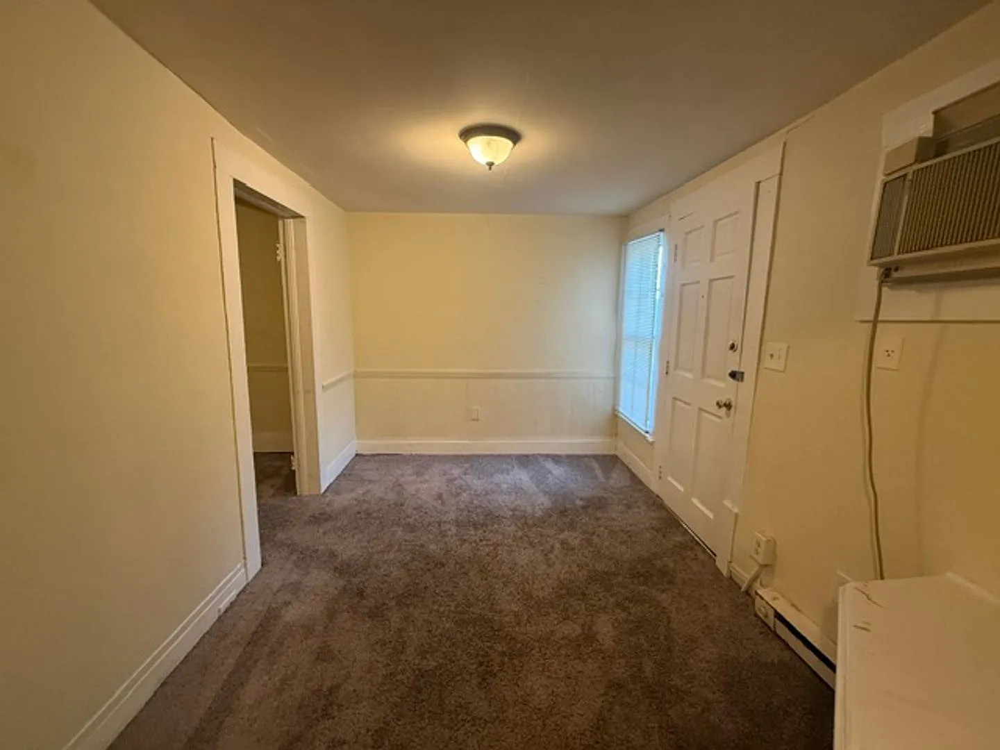 Studio apartment in Historical Burlington — Photo 3