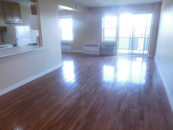 2nd image of 1666 Bell Blvd APT 634