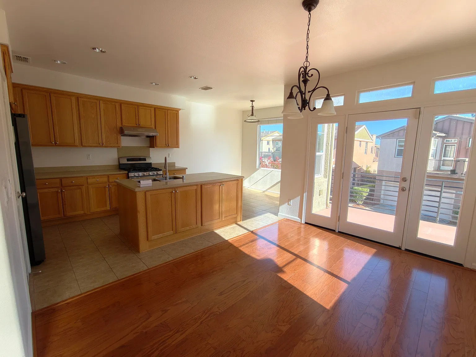 3 bed, 1753 sqft, $4,500 — Photo 2