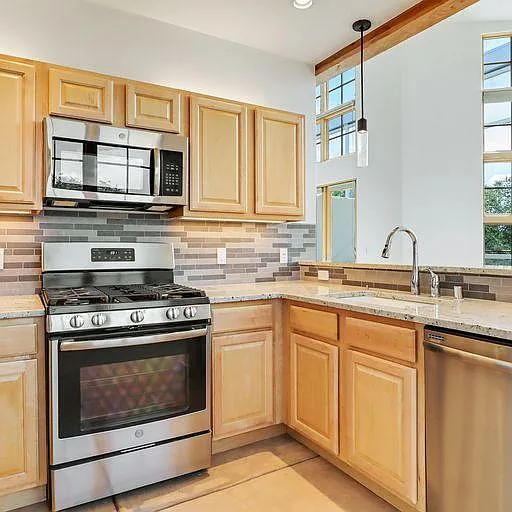 Gas range in 3202 "The Edward" Loft.