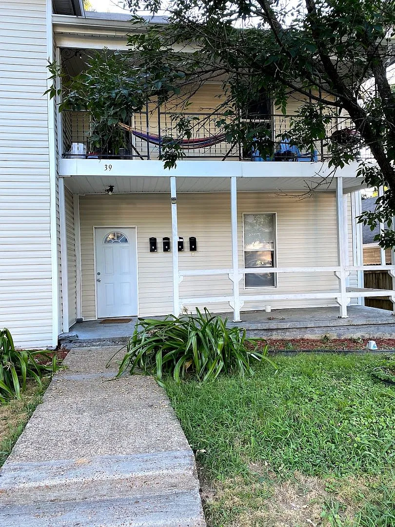 Merton Place — Photo 1