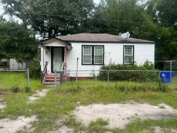 2125 Commander Rd, North Charleston, SC 29405