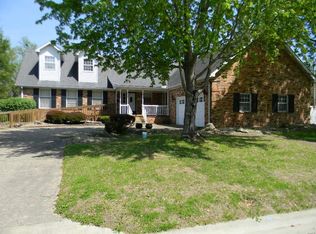 1005 Cedar Dr, Wood River, IL 62095