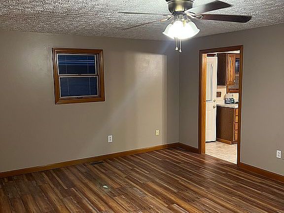 4th image of 1412 Beaver Creek Ln