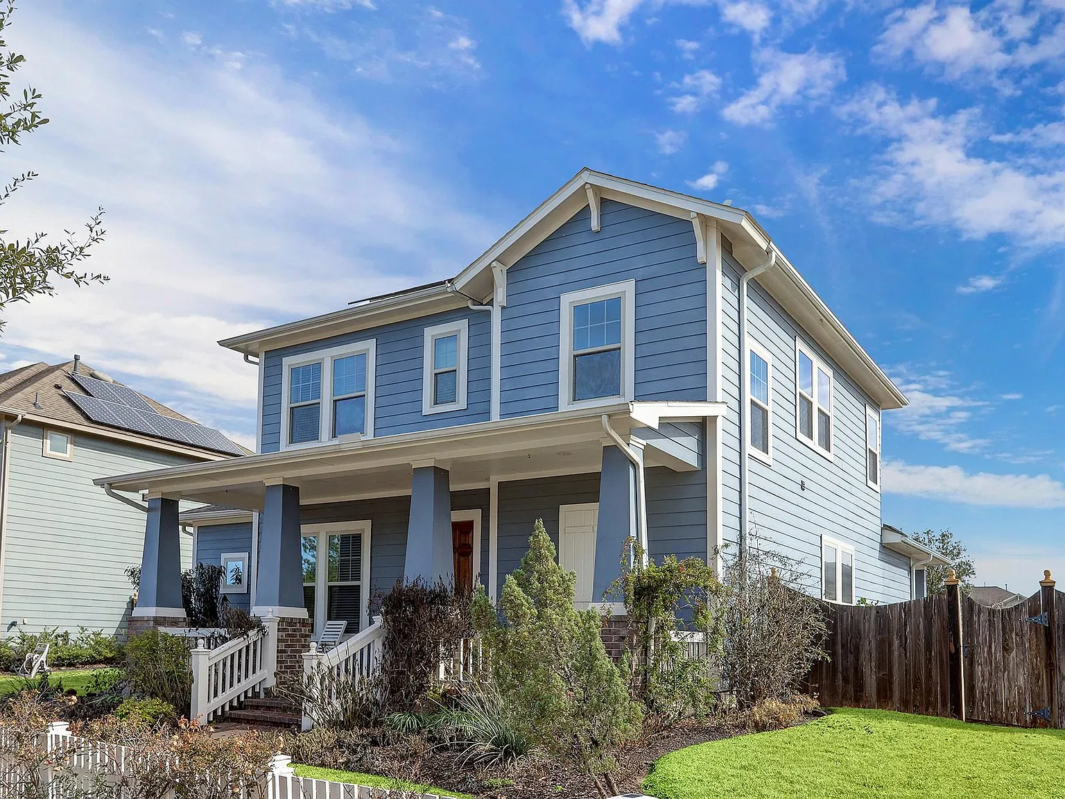 4 bed, 3.0 bath, 2610 sqft, $3,100 — Photo 2