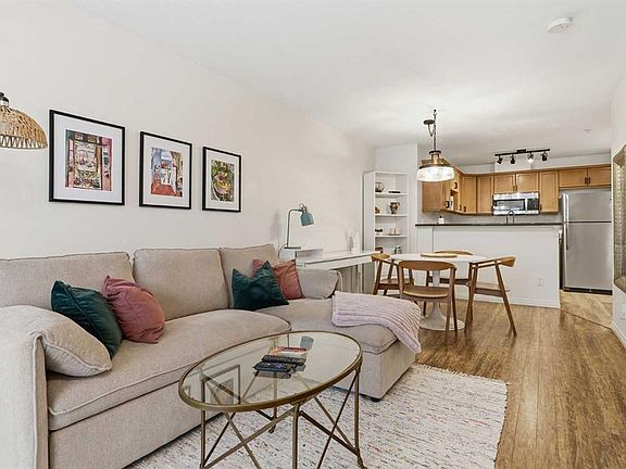 4th image of 1833 W 11th Ave SW #202