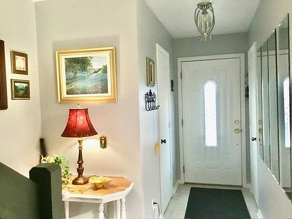 2nd image of 318 Ridgewood Dr