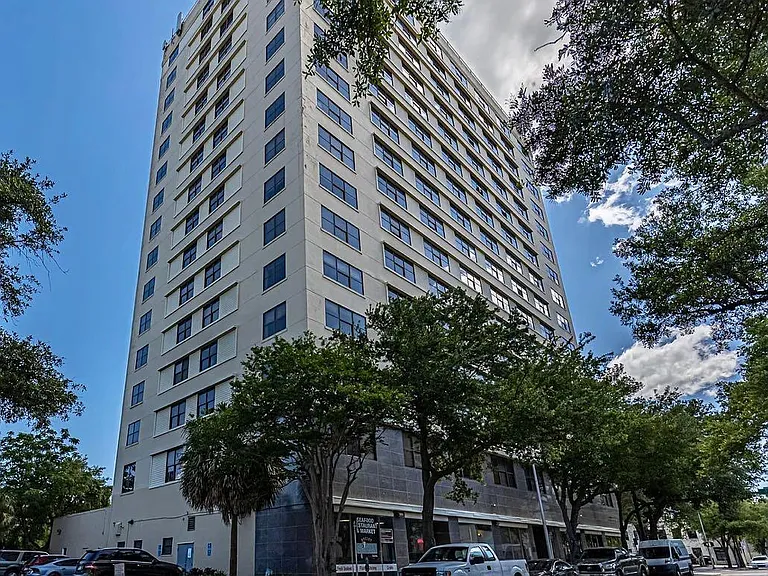 Convenient Downtown High Rise