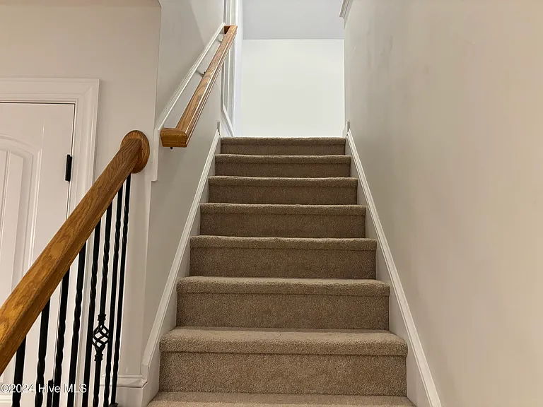 7 Moore Dr — Photo 16