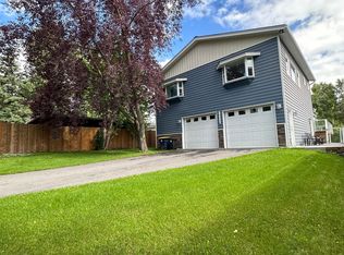 1566 1/2 F St, Anchorage, AK 99501