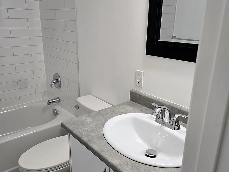 215 Carnarvon St #204 — Photo 8