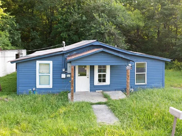 1303 Stevenson Dr, Dalton, GA 30721