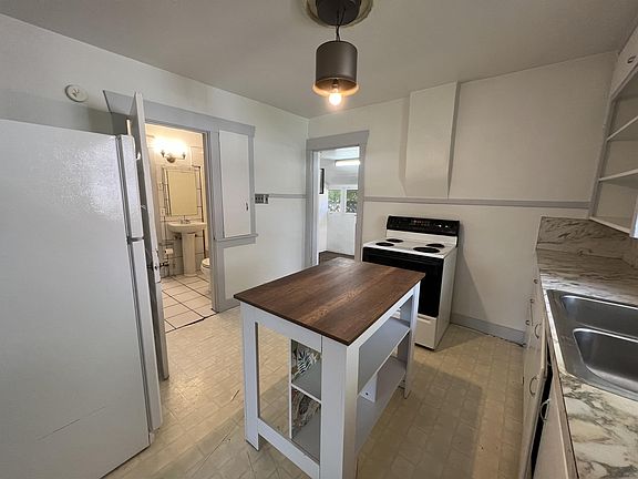 5th image of 1062 E Princeton Ave #1