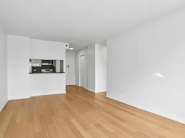 75 W End Ave, New York, NY