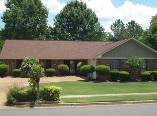 1207 Mockingbird Ln, Tupelo, MS 38801