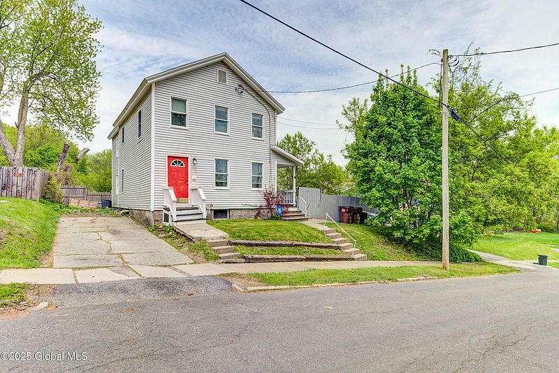 2nd image of 6 William Street
