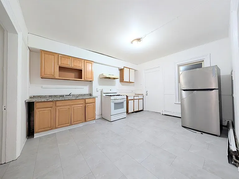 107 Catherine St — Photo 20