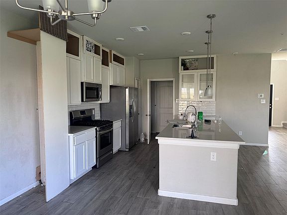 2nd image of 6822 Escondido Dr