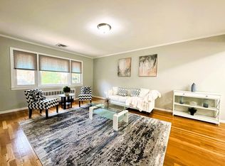 204 Willets Ln, Jericho, NY 11753