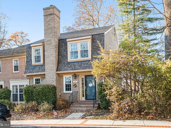 18 Bentridge Ct, Potomac, MD 20854