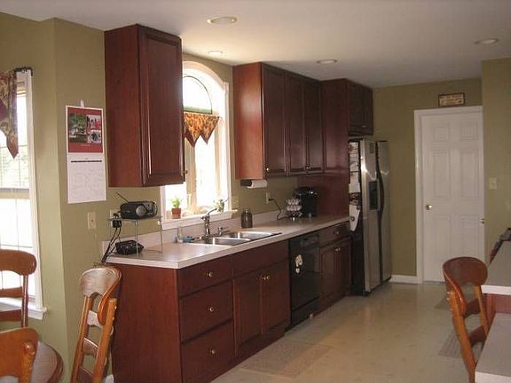 4th image of 115 Edgefield Dr