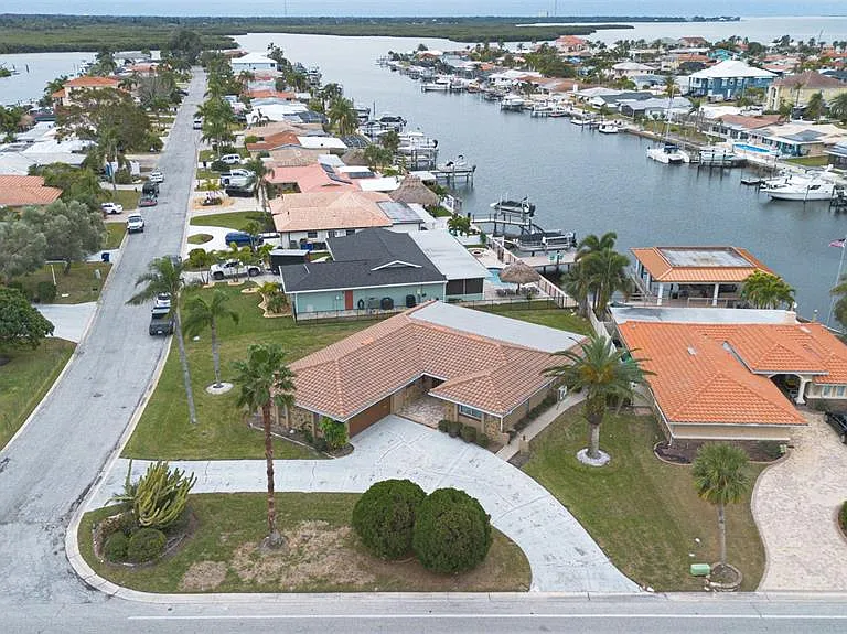 3734 Topsail Trl — Photo 38