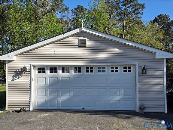 5th image of 8511 Peaks Rd