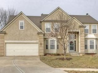 15860 S Blackfoot Ct, Olathe, KS 66062