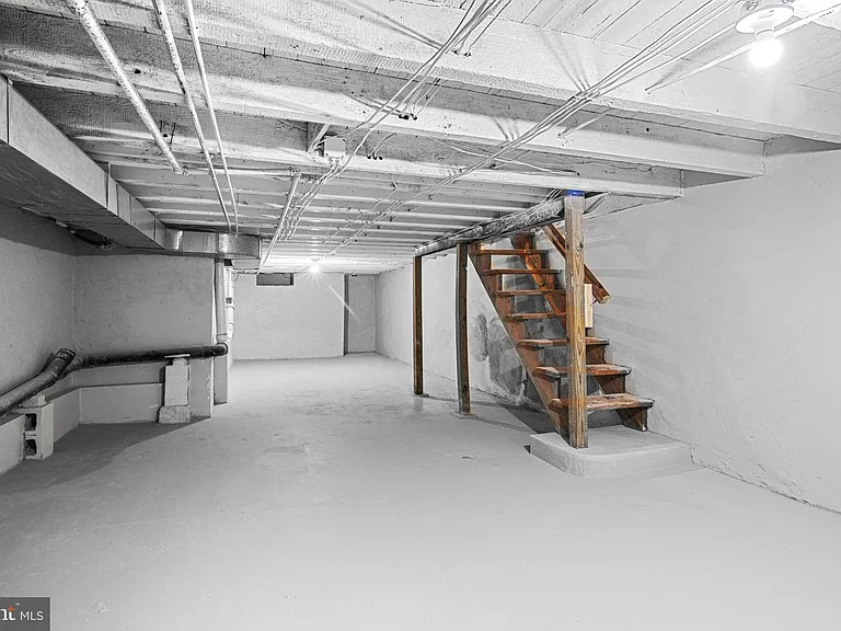 1152 S 15th St — Photo 25