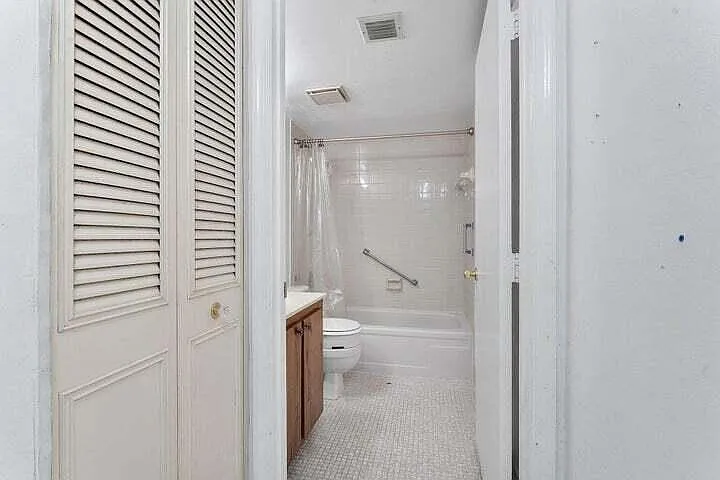 370 NW 76th Ave #104 — Photo 30