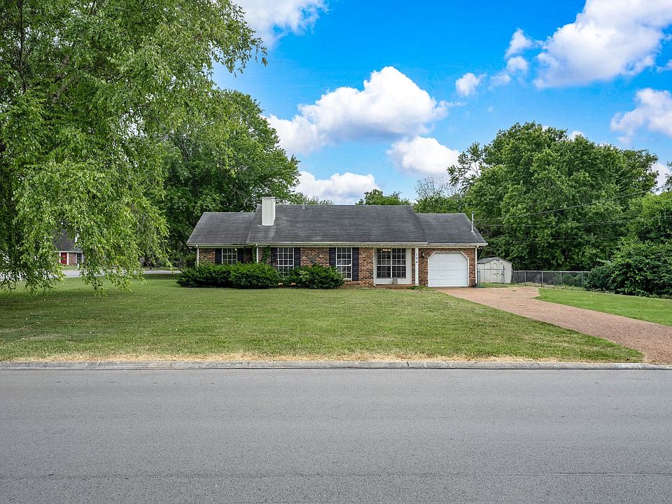 1st image of 104 Bent Tree Dr